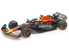 Red Bull Racing RB19 #1 Max Verstappen "Oracle" Winner F1 Formula One "Japanese GP" (2023) with Driver Limited Edition to 180 pieces Worldwide 1/18 Diecast Model Car by Minichamps - View 2